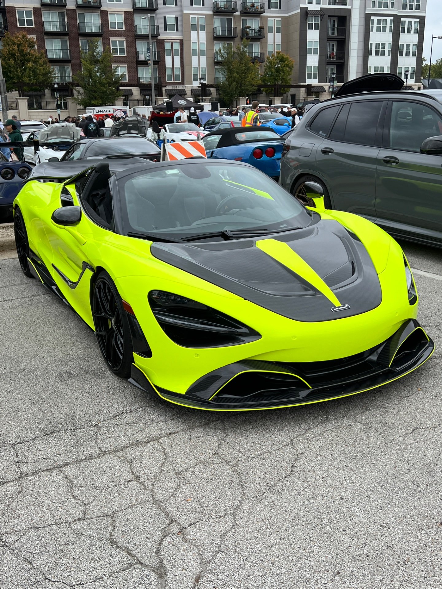 Scenes from a recent car show - Image 2