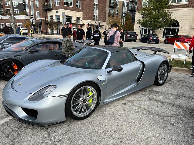 Scenes from a recent car show - Image 7
